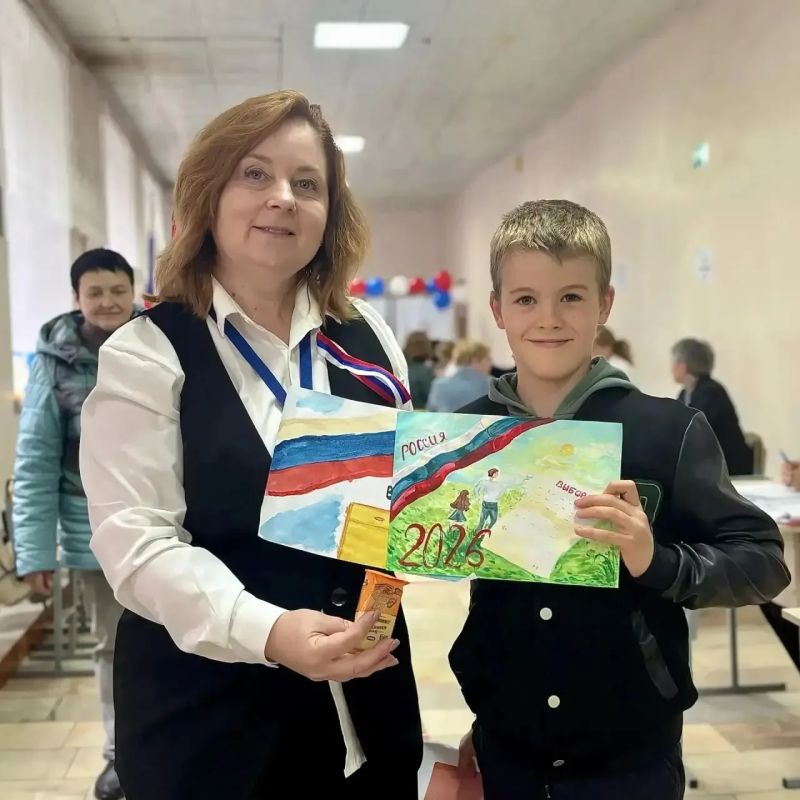 На избирательных участках проходит региональный конкурс детских рисунков «Голосует вся семья, а веду их снова я»