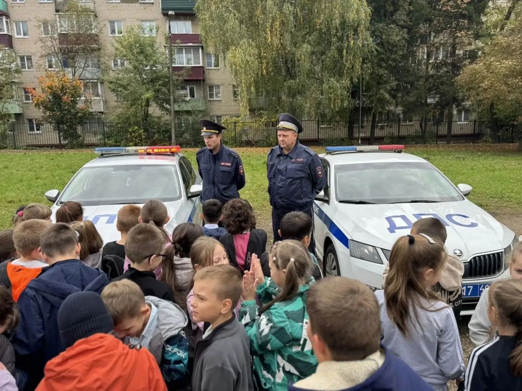 Сотрудники Автодора продолжают проводить профилактические акции Сотрудники Автодора продолжают проводить профилактические акции