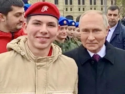 Владислав Шапша: Калужские юнармейцы под мудрым наставничеством Генерала армии Владимира Ильича Исакова – среди сильнейших в России Владислав Шапша: Калужские юнармейцы под мудрым наставничеством Генерала армии Владимира Ильича Исакова – среди сильнейших в России