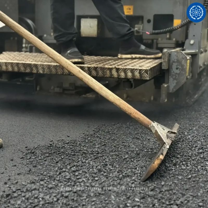 На улице Энгельса уложили первый слой асфальта На улице Энгельса уложили первый слой асфальта