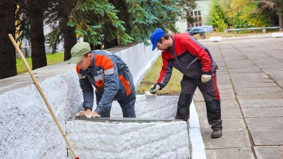 Мемориал погибшим заводчанам в Калуге привели в порядок Мемориал погибшим заводчанам в Калуге привели в порядок