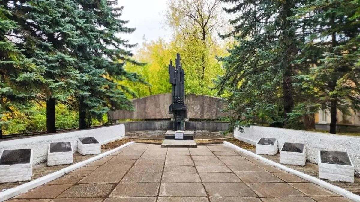 Мемориал погибшим заводчанам привели в порядок в Калуге