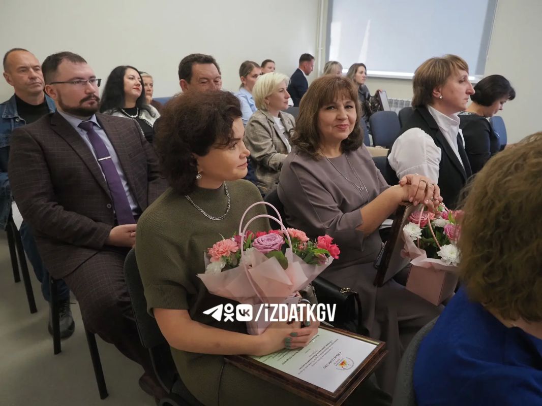 В Калуге обновили Доску почета министерства образования и науки региона В Калуге обновили Доску почета министерства образования и науки региона