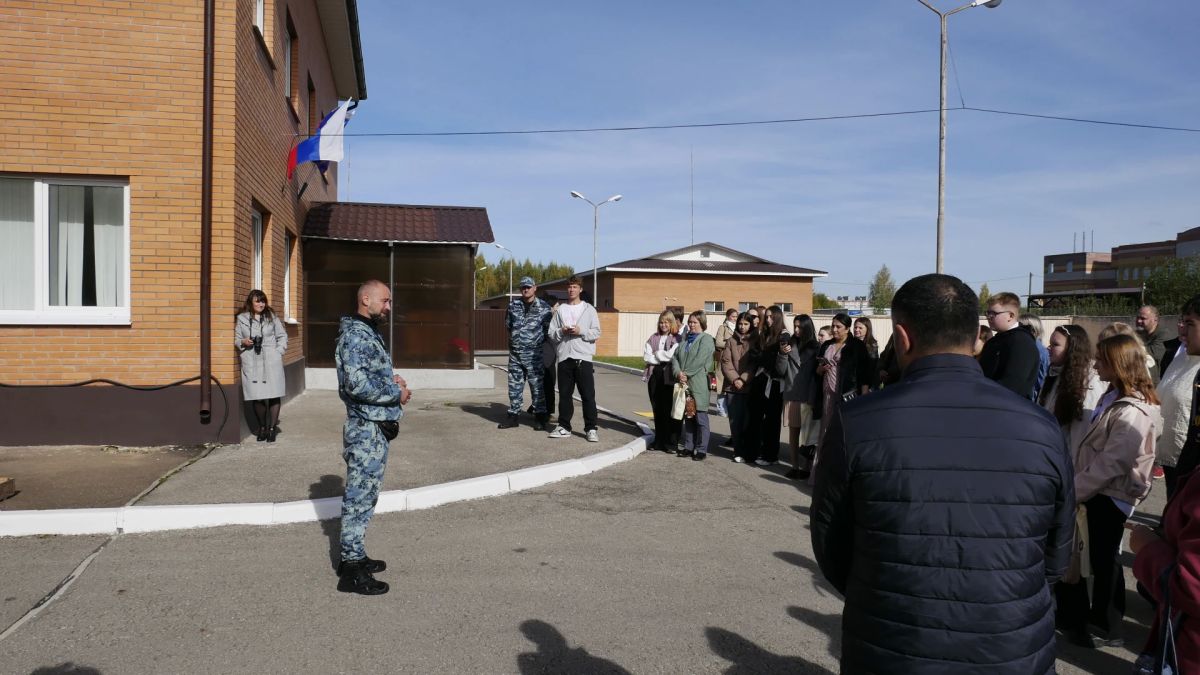 В Калужской области школьникам вручили паспорта РФ в Центре кинологической службы УМВД России В Калужской области школьникам вручили паспорта РФ в Центре кинологической службы УМВД России