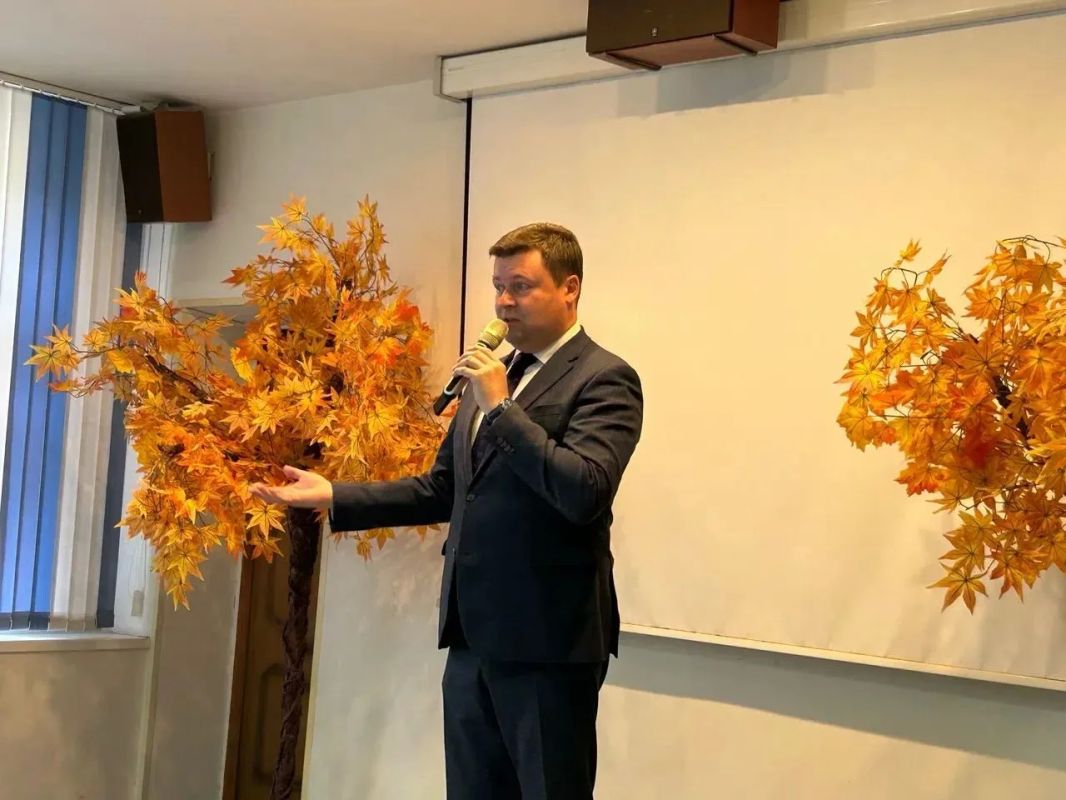 Калуге торжественно обновили Доску почета лучших педагогов Калуге торжественно обновили Доску почета лучших педагогов