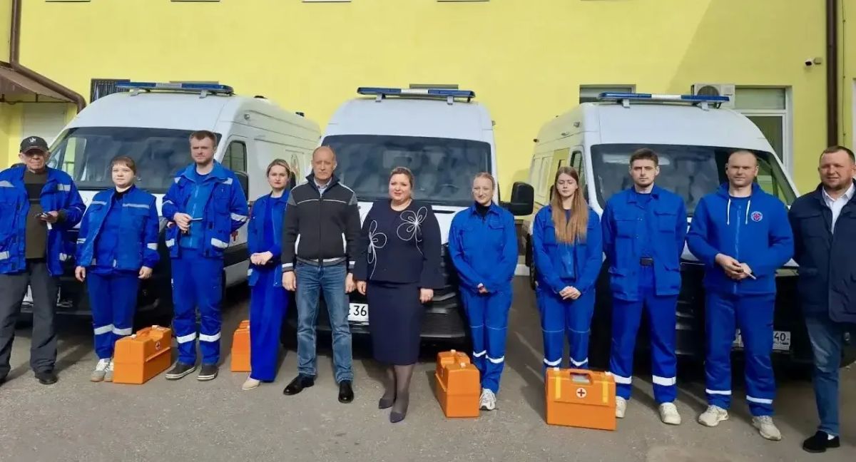 Три новых автомобиля скорой помощи передали медикам в Калужской области