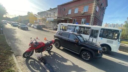 В Калуге мотоциклист врезался в «Хавал»
