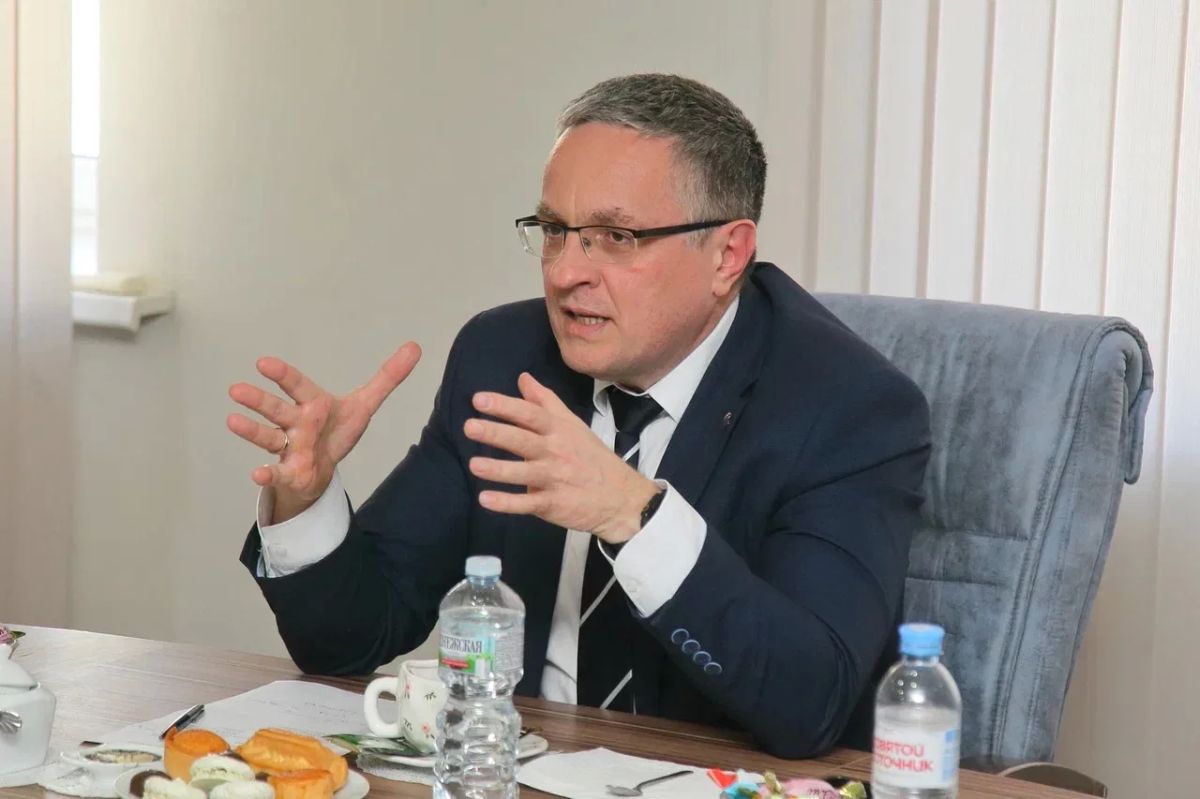 Дмитрий Денисов: В преддверии Дня учителя пригласил калужских педагогов на неформальную встречу Дмитрий Денисов: В преддверии Дня учителя пригласил калужских педагогов на неформальную встречу