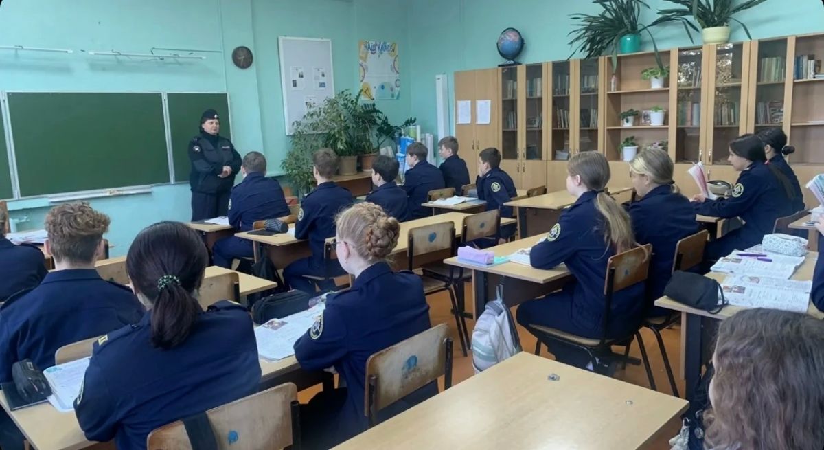 Сотрудники Госавтоинспекции Людиновского и Кировского районов провели профилактические мероприятия по безопасности дорожного движения Сотрудники Госавтоинспекции Людиновского и Кировского районов провели профилактические мероприятия по безопасности дорожного движения