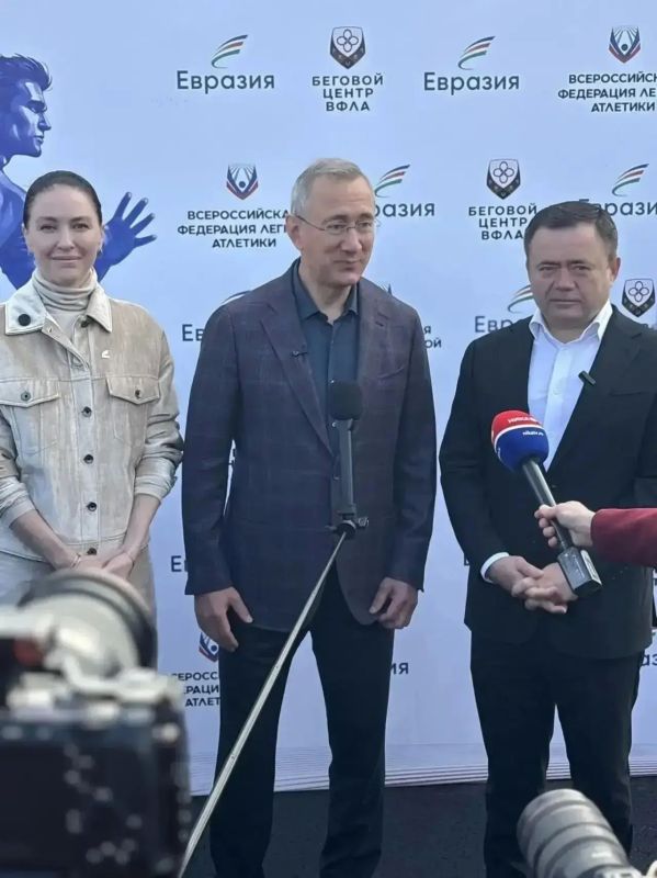 В Обнинске открылся новый беговой центр В Обнинске открылся новый беговой центр