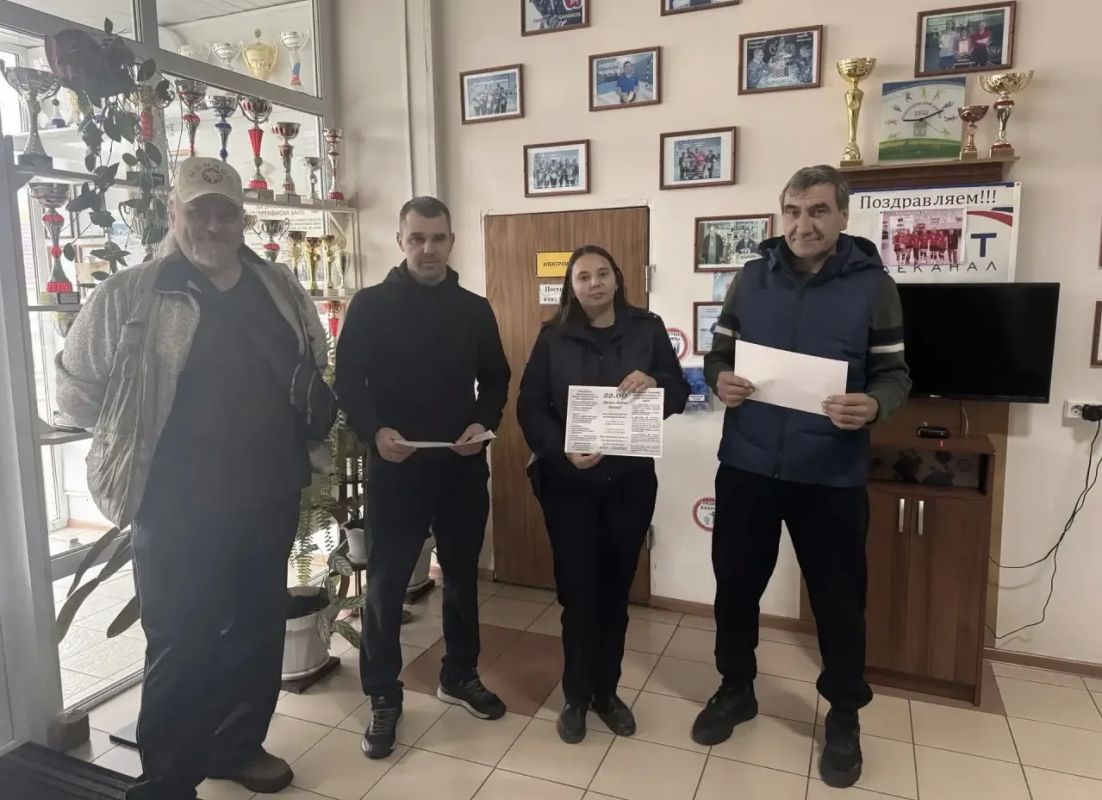 Сотрудники полиции и Совет отцов провели совместное мероприятие в рамках акции «Ночной патруль» Сотрудники полиции и Совет отцов провели совместное мероприятие в рамках акции «Ночной патруль»