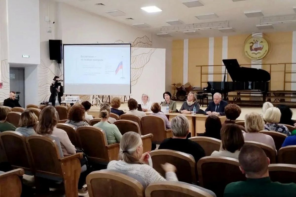 Представители рязанских Детских школ искусств поделились опытом со своими коллегами из Калужской области Представители рязанских Детских школ искусств поделились опытом со своими коллегами из Калужской области