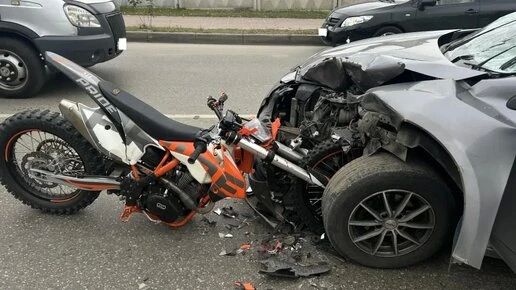 В Калуге мотоциклист и его пассажир пострадали в ДТП на Телевизионной