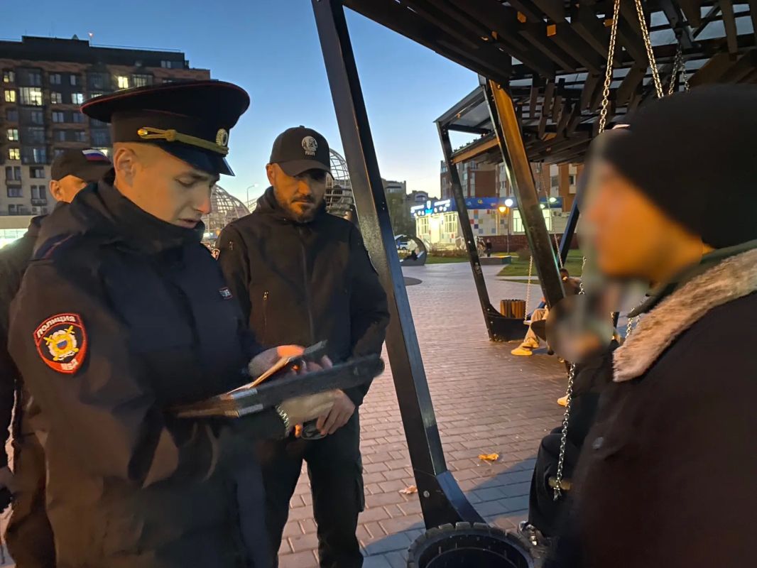 В Обнинске полицейские, общественники и ДНД провели профилактический рейд В Обнинске полицейские, общественники и ДНД провели профилактический рейд