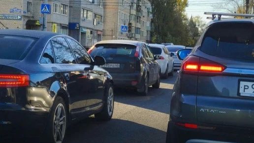 В Калуге на перекрёстке улиц Тульской и Горького отключили светофоры