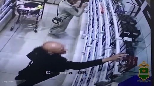 В Калуге задержали мужчину за кражу парфюма