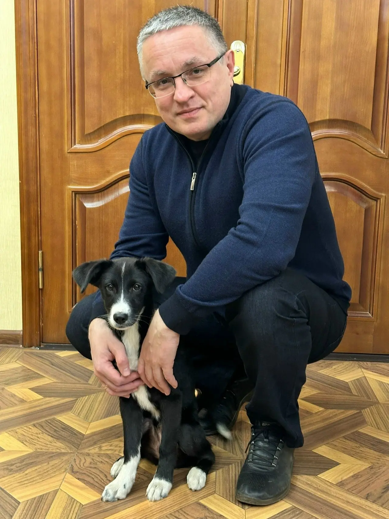 Дмитрий Денисов вновь ищет дом для щенка