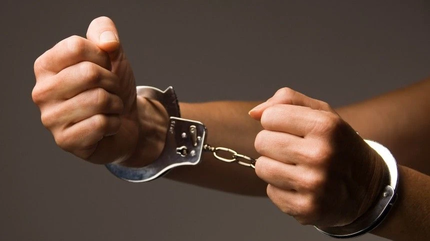 В Калуге сотрудники полиции установили местного жителя, подозреваемого в краже личного имущества у клиентки в такси